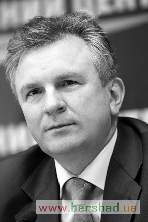 Ігор КРІЛЬ: «МИ ПОВИННІ ЗУПИНИТИ СПОВЗАННЯ УКРАЇНИ У ПРІРВУ»