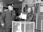 Голосують бершадці Леонід Вікторович Писанецький з дружиною Вірою Марківною. Місцеве самовряддя: час оновлення