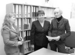 На знімку: працівники відділу взаємодії з роботодавцями (зліва направо) Оксана Лук’янчук, Ірина Савицька, Ольга Бадьорко. Дотації і громадські роботи