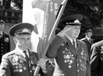 На знімку (зліва направо): учасники бойових дій у Великій Вітчизняній війні Борис Артемович Морозюк, Дмитро Климентійович Лісіцин та Іван Сергійович Рибак біля меморіалу Слави у Бершаді. День скорботи і вшанування пам’яті жертв війни