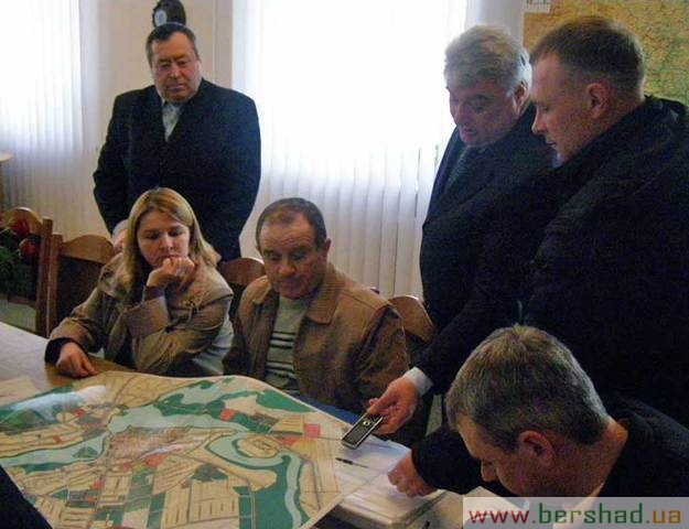 Розглянуто питання встановлення меж міста