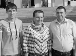 На знімку: Петро Трохимович Головня (праворуч) з дружиною Наталею та сином Артемом. Фото Григорія ПОГОНЧИКА. Із роду хліборобського