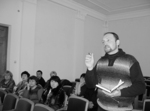 На знімках: виступає сільський голова М.В. Швабський. Розвитку територіальних громад – позитивну динаміку
