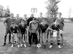 На знімку: переможець змагань з футболу – команда Баланівської ЗОШ І-ІІІ ступенів і її наставник Віктор Причко. Фото автора. Юні футболісти з Баланівки - найсильніші