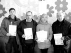 На знімку (справа наліво): чемпіон району із шашок Олександр Дьомін і призери турніру Надія Бойко, Іван Бойко та Назар Чечельницький. Спорт
