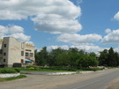 Торговий центр в центрі Бирлівки