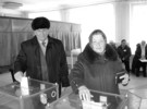 – Михайор Степанович і Галина Ісаківна Гирби обирають Президента України;