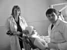 У лікаря-стоматолога Валентини Василівни Панченко і її колеги лікаря-інтерна Владислава Леонідовича Доскоча напружена робоча зміна.